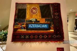 BMT-nin Baş Qərargahında "Azərbaycan Xalçalarının İkinci Həyatı" sərgisi açılıb Xəbər şəkili