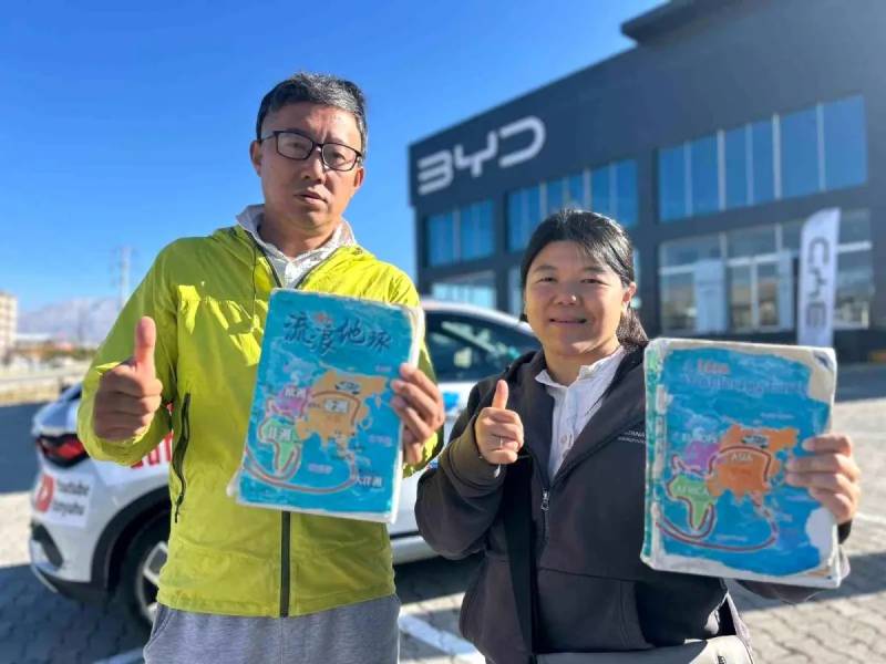 Elektrikli Avtomobillə Dünya Səyahətinə Çıxan Çinli Cütlük Van Şəhərinə Gəlib Xəbər şəkili