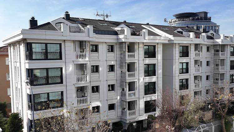 Kadıköydə Kirayə Böhranı: Dəbdəbəli Mənzilə 85 Min Lirə Ödəyən Kirayəçi Ev Sahibini Hiddətləndirdi - Satışa Mane Olmaq Üçün 'Tent Fəndi' İddiası