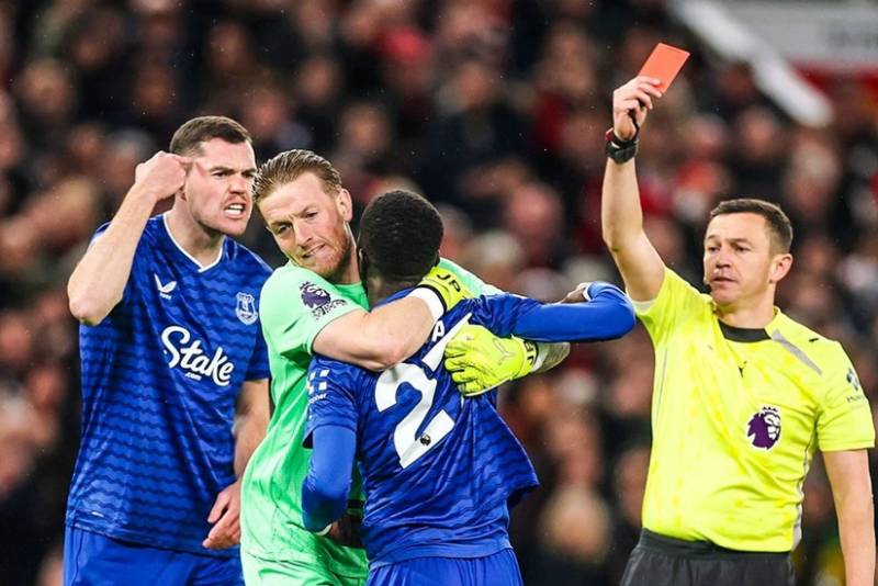 "Mançester Yunayted" öz meydanında azlıqda qalan "Everton"a uduzub