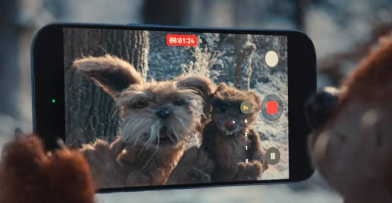 Apple-ın Kukla Doldurulmuş Bayram Reklamı: Generativ Süni İntellektə Qarşı Praktik Sənətkarlıq