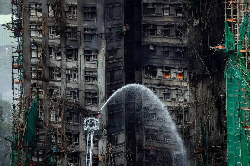 Honq Konq Yanğını: Tay Po Yaşayış Kompleksində Ölənlərin Sayı 75-ə Çatdı, 280 Nəfər İtkindir