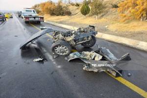 Naxçıvanda minik avtomobilləri toqquşub, 2 nəfər xəsarət alıb - FOTO