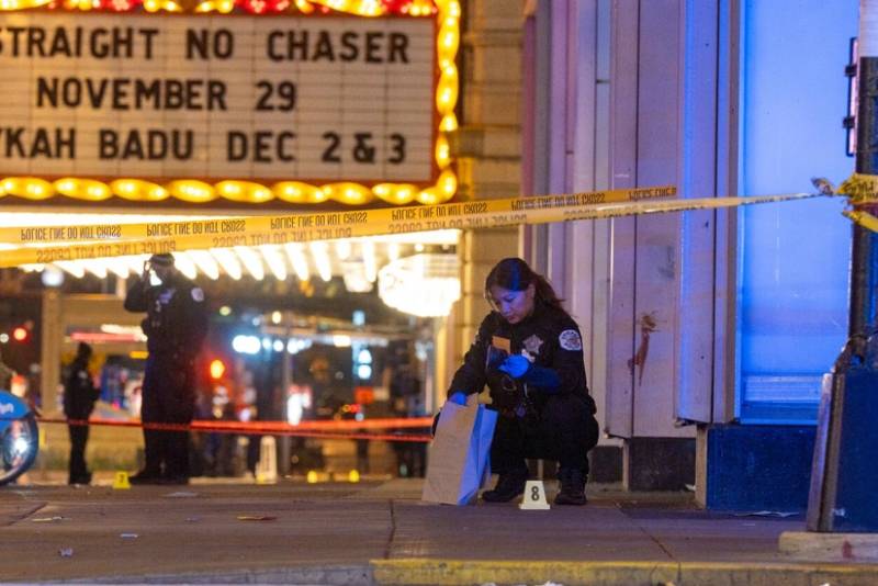 Çikaqoda atışma nəticəsində yeniyetmə həlak olub, səkkiz nəfər yaralanıb