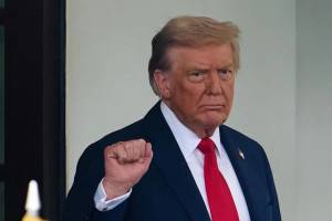 Tramp NBC telekanalını aparıcı Set Meyersi işdən çıxarmağa çağırıb Xəbər şəkili