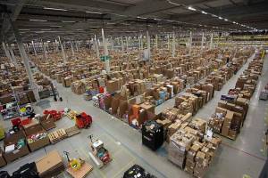 KİV: ABŞ rəsmiləri anbarları miqrantların saxlanma mərkəzlərinə çevirmək istəyirlər