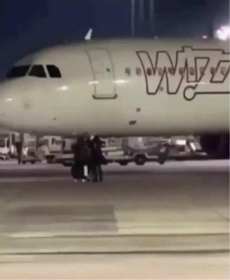 Təyyarəni Qaçıran Rumıniyalı Sərnişinlər Onu Dayandırmaq Üçün Pista Atıldılar