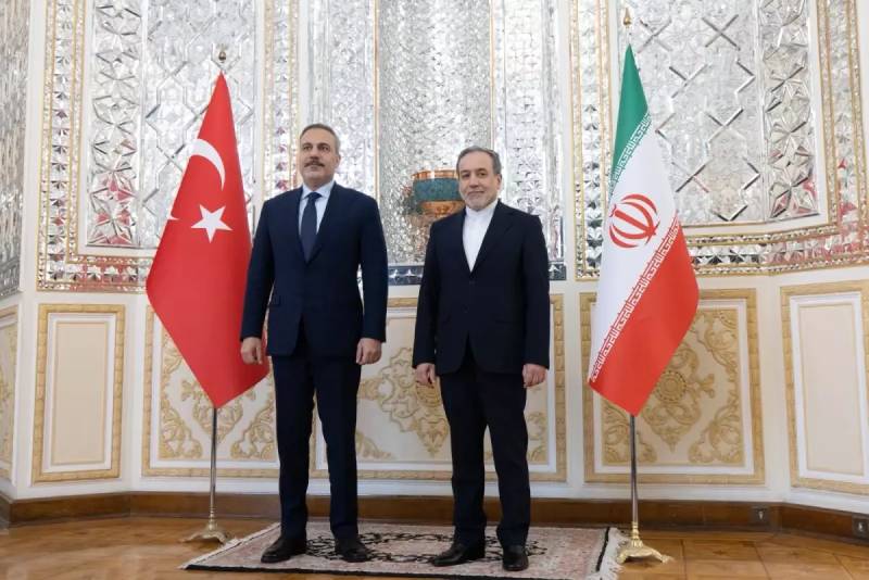 Hakan Fidan Tehranda İran Xarici İşlər Naziri ilə Görüşdü Xəbər şəkili