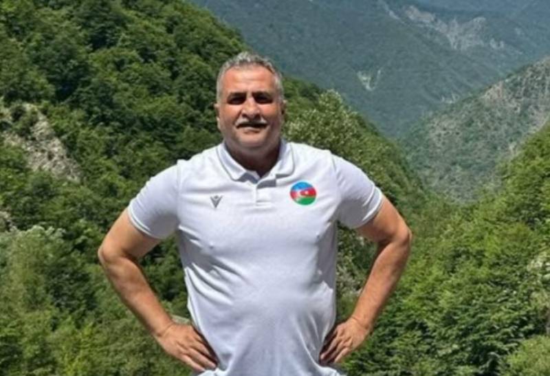 Milli komandanın baş məşqçisi azadlığa buraxıldı -FOTO