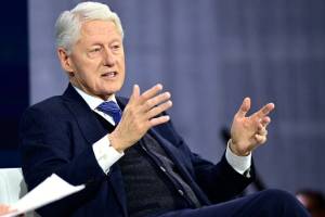 Bill Klinton Epşteynin adasında 28 dəfə olub