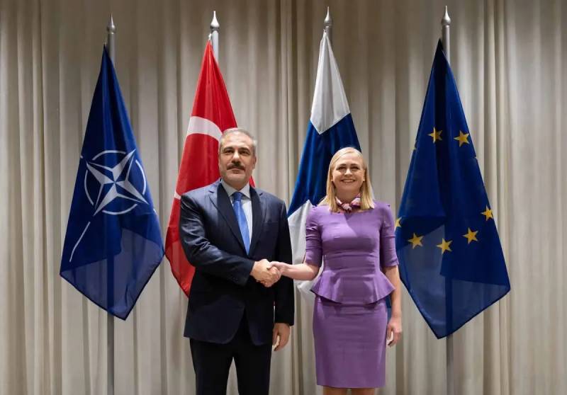 Türkiyə XİN başçısı Hakan Fidan Helsinkidə Finlandiyalı həmkarı Elina Valtonen ilə görüşüb
