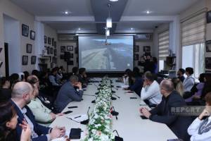 "Bir kəmər, bir yol" filmi nümayiş olunub Xəbər şəkili