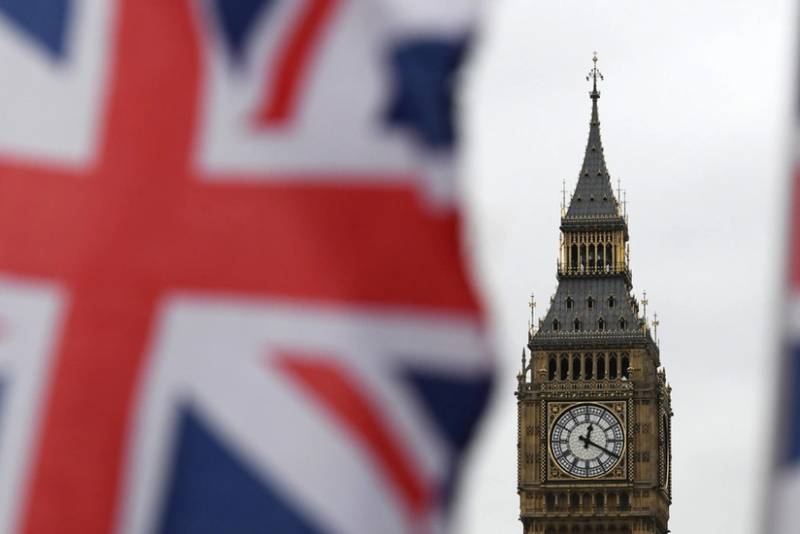 "Oxford Economics": Böyük Britaniyanın dövlət borcu 20 ildə üç dəfə artıb