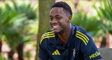 Tedesko derbidə qələbə qolunu furan futbolçuya jest etdi