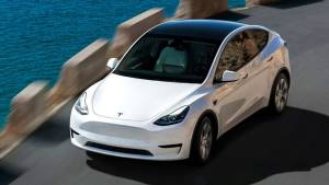 Tesla Apple CarPlay Dəstəyini Sınaqdan Keçirir: Yeni Model Y və Model 3 Standart Versiyalarının Təfərrüatları