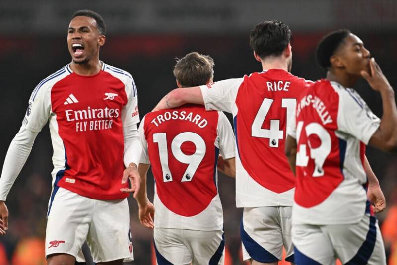 İngiltərə Premyer Liqası: "Arsenal" "Tottenhem"i darmadağın edib