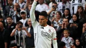 Cengiz Ünderin Həyatı 9 Dəqiqəyə Alt-Üst Oldu: Futbolçunun Sevinci Qısa Çəkdi Xəbər şəkili