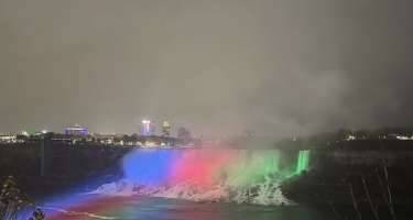 Niaqara bayrağımızın rəngləri ilə işıqlandırıldı -FOTO