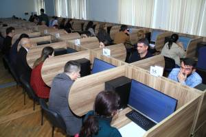 Vəkilliyə namizədlər üçün ixtisas imtahanının test mərhələsi keçirilir Xəbər şəkili