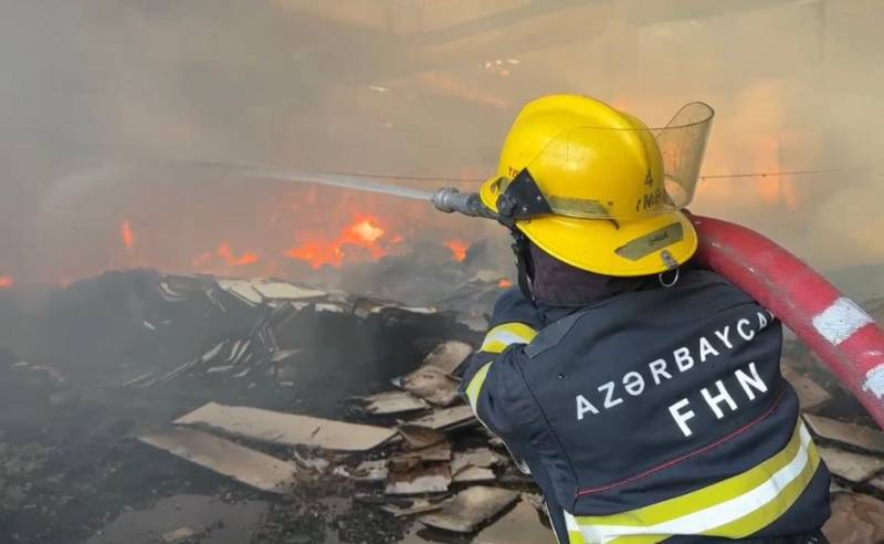 Bakıda çoxmərtəbəli yaşayış binasında yanğın baş verib
