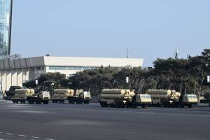 Bakıdakı paradda nümayiş etdirilən silah sistemləri, texnikalar və aviasiya vasitələri Azərbaycanın hərbi qüdrətinin əyani göstəricisidir Xəbər şəkili