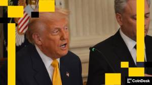 Kripto Bazarlarında Canlanma: Bitcoin 106.500 Dollara Qayıtdı, Altkoinlər ABŞ Dividend Optimismi Sayəsində Sürətlə Artır