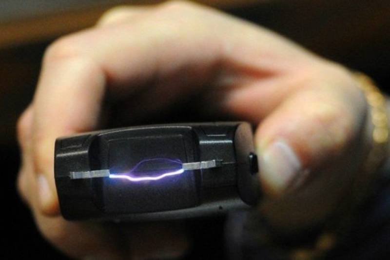 Gürcüstanda elektroşokerlərin mülki dövriyyəsi qadağan oluna bilər