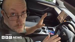 Snapchat-də azyaşlı qızları tələyə salan NHS direktoru 28 illik həbsə məhkum edildi