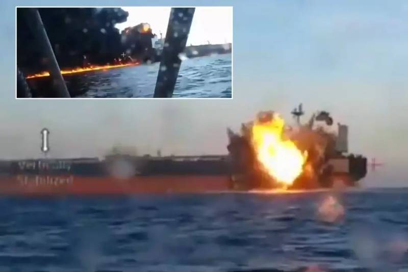 Qara Dənizdə İki Gəmiyə Hücum Anı: Ukrayna Görüntüləri Yaydı