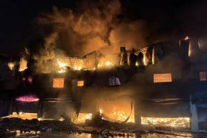 Türkiyədə ticarət mərkəzində yanğın baş verib