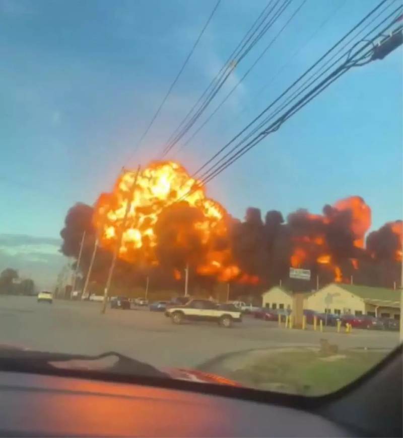 Louisville'də UPS Yük Təyyarəsi Qəzaya Uğradı: Hava Limanı Bağlandı, Bölgədə Yanğın Başladı
