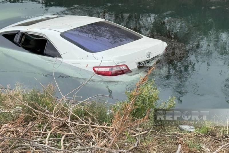 Sumqayıtda avtomobil kanala düşüb, xəsarət alanlar var
