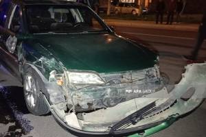 Gəncədə "Opel"lə "Toyota Prius" toqquşub, 17 yaşlı iki piyada xəsarət alıb - FOTO Xəbər şəkili