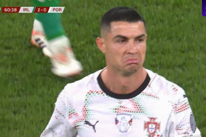 Ronaldu İrlandiya yığmasına qarşı oyundan qovulmasına istehzalı reaksiya verib