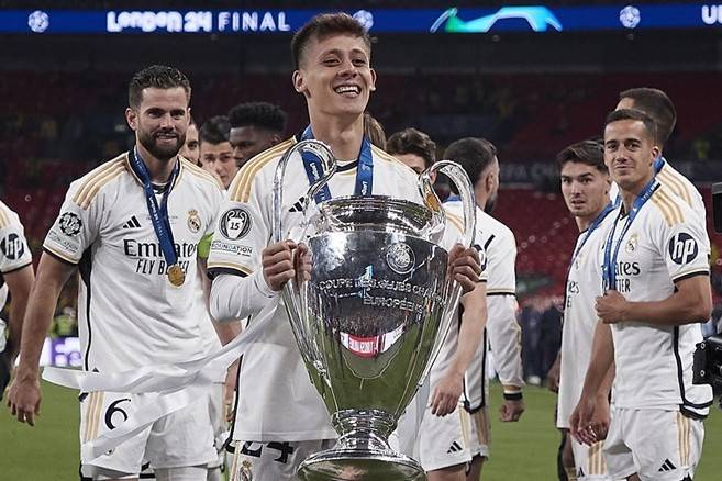 “Mançester Siti” Arda Güleri transfer siyahısına daxil edib