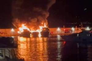 Yunanıstanın Pirey limanında yanğın nəticəsində üç yaxta batıb