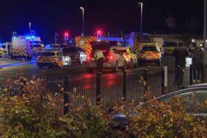 İngiltərədə qatarda bıçaqlı hücum nəticəsində xəsarət alanların sayı 11-ə çatıb