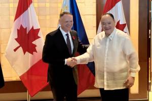 Filippin Kanada ilə silahlı qüvvələrin statusu haqqında saziş bağlayıb Xəbər şəkili