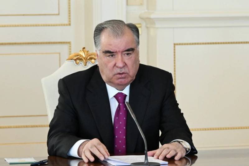 Emoməli Rəhmon İlham Əliyevi Azərbaycanın Mərkəzi Asiya ölkələrinin məsləhətləşmə görüşləri formatına qoşulması münasibətilə təbrik edib