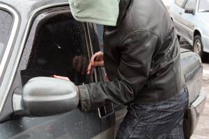 Bakıda avtomobildən 6500 manat oğurlanıb Xəbər şəkili