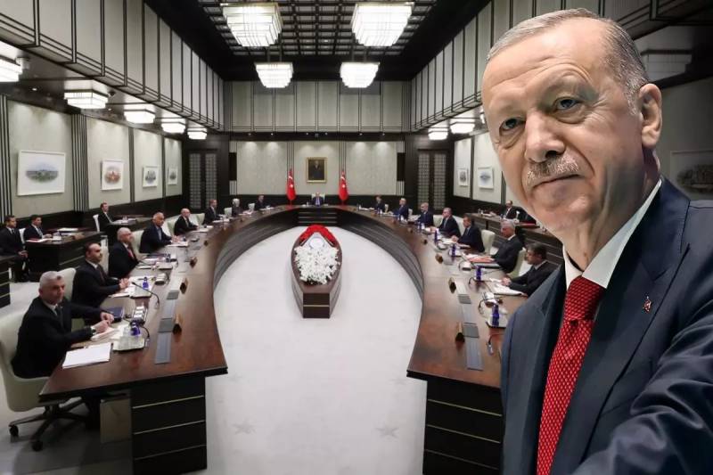 Ərdoğanın sədrliyi ilə Nazirlər Kabineti yığışır: Suriya, Qəzza və İqtisadiyyat müzakirə olunacaq Xəbər şəkili