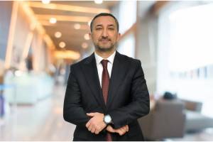 Rövşən Əmircanov: "Qızılın unsiyasının qiyməti 4 500 dollara yüksələ bilər" Xəbər şəkili