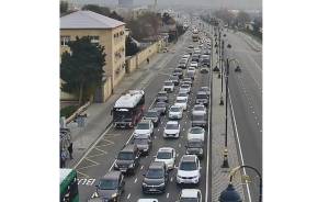 Sürücülərin NƏZƏRİNƏ: Paytaxtın bir sıra yollarında tıxac var - SİYAHI (FOTO) Xəbər şəkili