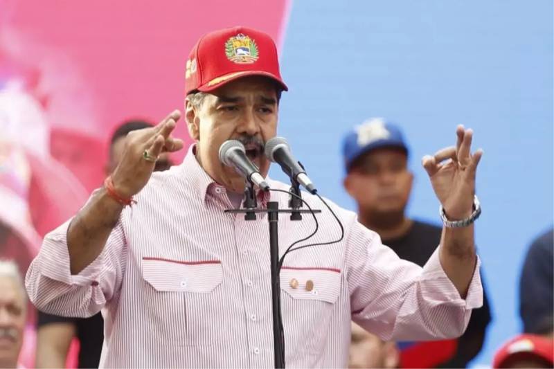 Prezident Maduro Səhnədə Rəqs Edərək ABŞ-ı Sülhə Çağırdı Xəbər şəkili