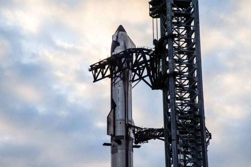 "SpaceX" raketi 28 "Starlink" internet peyki ilə orbitə buraxılıb