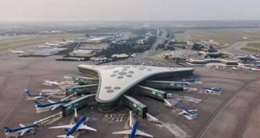 Təyyarə Bakıya məcburi eniş etdi