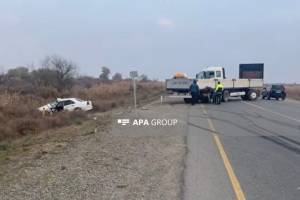 Biləsuvarda yol qəzası baş verib, 5 nəfər xəsarət alıb - FOTO - YENİLƏNİB Xəbər şəkili