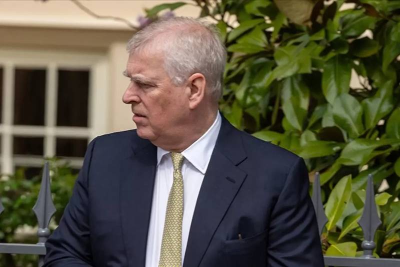 Epşteyn qalmaqalı: Prens Endryunun son fəxri titulları da ləğv edildi, adı rəsmi qeydlərdən silindi