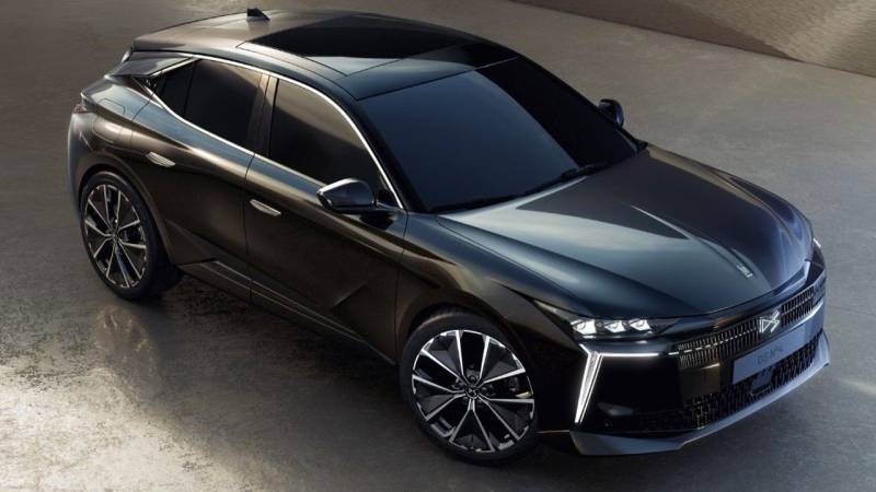 DS Avtomobilləri "Formula E" Yarışından İlhamlanaraq Məhdud Saylı PERFORMANCE Line Seriyasını Təqdim Etdi