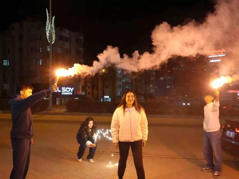 Kickboks üzrə Dünya Çempionu Asuman Çığlıoğluna Kastamonuda Qəhrəman Qarşılaması